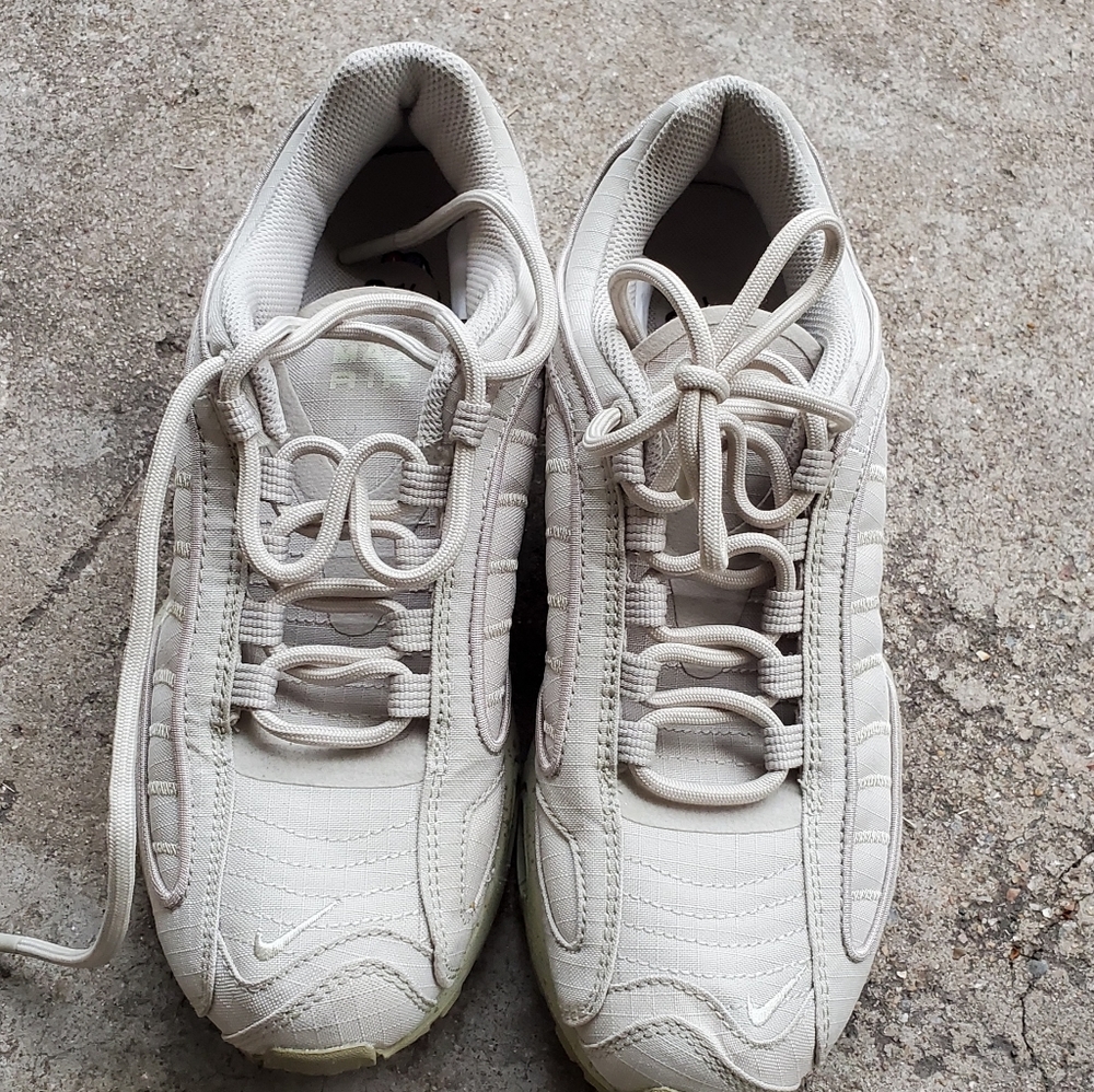 Nike Max Air shoes